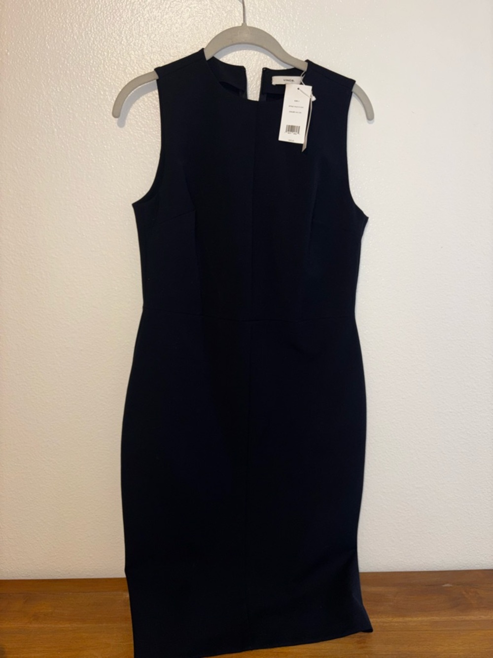 VINCE Women's Seamed Front Sheath Dress NWT size 4 - Picture 6 of 8